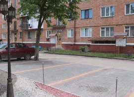 Вбудована мініатюра для Вірменська,13 – дім, в якому хочеться жити